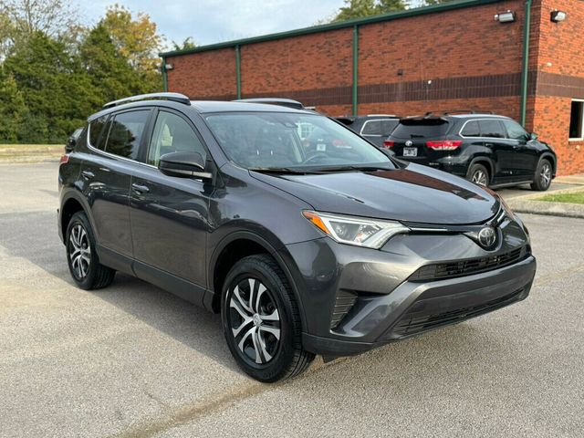 2018 Toyota RAV4 LE FWD - 22937206 - 7
