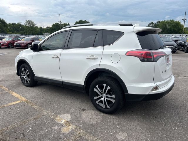 2018 Toyota RAV4 LE FWD - 23052795 - 5
