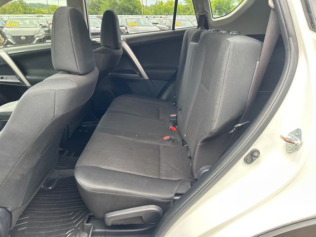 2018 Toyota RAV4 LE FWD - 23052795 - 6
