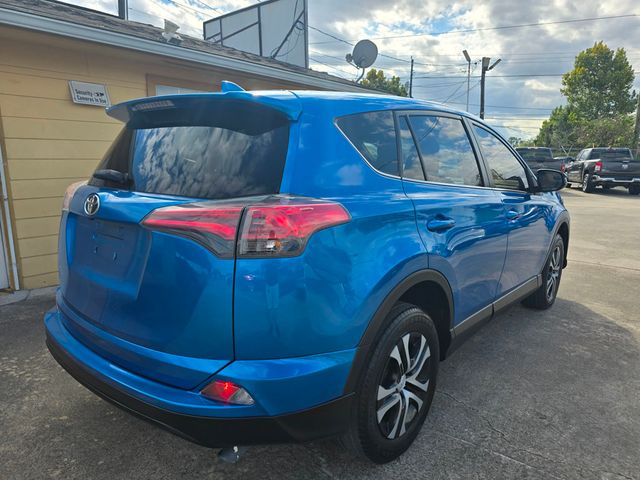 2018 Toyota RAV4 LE FWD - 22938054 - 3