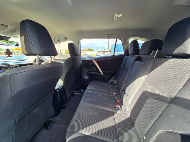 2018 Toyota RAV4 LE FWD - 22938054 - 5