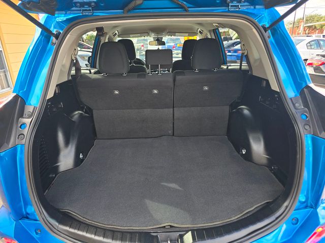 2018 Toyota RAV4 LE FWD - 22938054 - 7