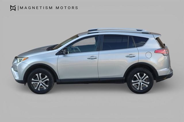 2018 Toyota RAV4 LE FWD - 22969225 - 1