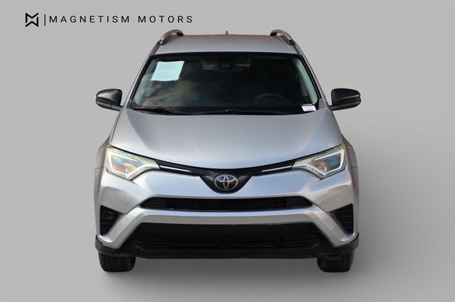 2018 Toyota RAV4 LE FWD - 22969225 - 4