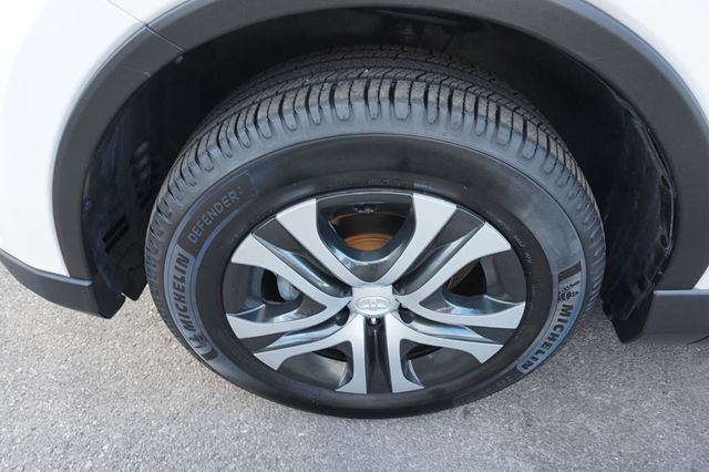 2018 Toyota RAV4 LE, SUPER LOW MILEAGE, PREMIUM WHEELS, CLOTH SEATS, BLUETOOTH - 22969364 - 11