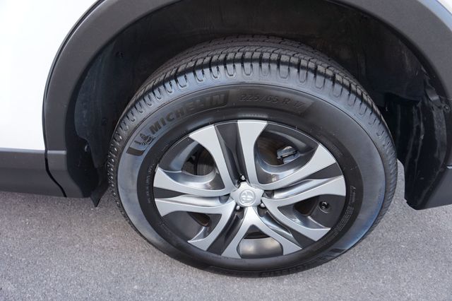 2018 Toyota RAV4 LE, SUPER LOW MILEAGE, PREMIUM WHEELS, CLOTH SEATS, BLUETOOTH - 22969364 - 12