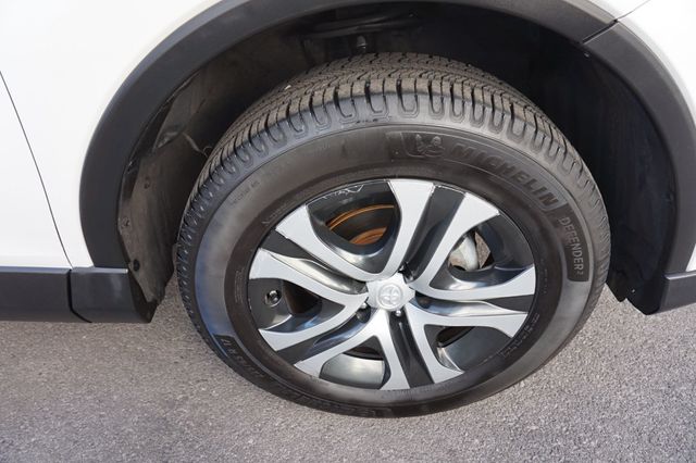 2018 Toyota RAV4 LE, SUPER LOW MILEAGE, PREMIUM WHEELS, CLOTH SEATS, BLUETOOTH - 22969364 - 14