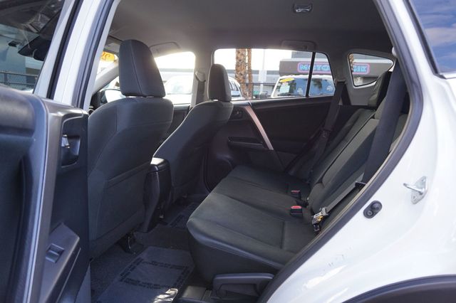 2018 Toyota RAV4 LE, SUPER LOW MILEAGE, PREMIUM WHEELS, CLOTH SEATS, BLUETOOTH - 22969364 - 17