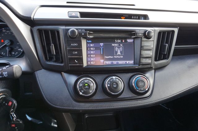 2018 Toyota RAV4 LE, SUPER LOW MILEAGE, PREMIUM WHEELS, CLOTH SEATS, BLUETOOTH - 22969364 - 25