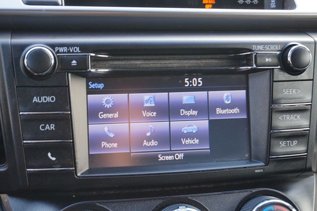 2018 Toyota RAV4 LE, SUPER LOW MILEAGE, PREMIUM WHEELS, CLOTH SEATS, BLUETOOTH - 22969364 - 28