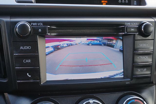 2018 Toyota RAV4 LE, SUPER LOW MILEAGE, PREMIUM WHEELS, CLOTH SEATS, BLUETOOTH - 22969364 - 29