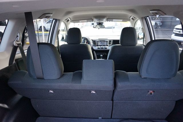 2018 Toyota RAV4 LE, SUPER LOW MILEAGE, PREMIUM WHEELS, CLOTH SEATS, BLUETOOTH - 22969364 - 8