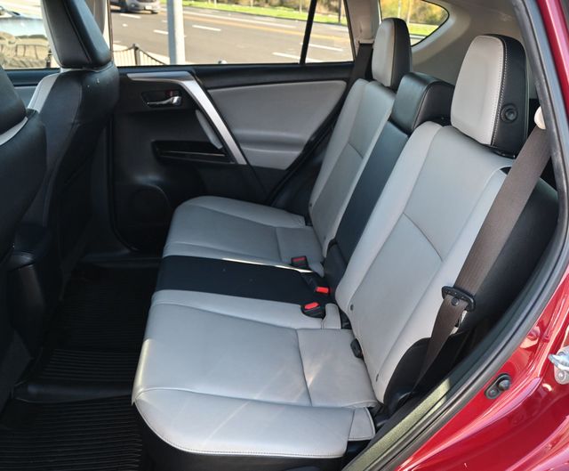 2018 Toyota RAV4 Limited AWD - 22952789 - 13