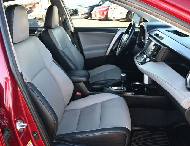 2018 Toyota RAV4 Limited AWD - 22952789 - 14
