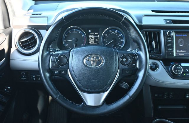 2018 Toyota RAV4 Limited AWD - 22952789 - 8