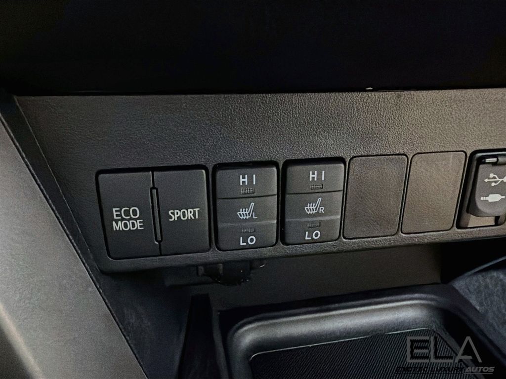 2018 Toyota RAV4 Limited FWD - 23054598 - 21