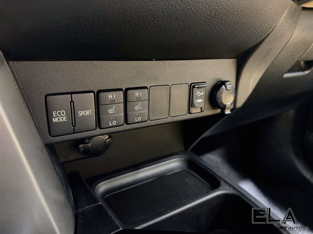 2018 Toyota RAV4 Limited FWD - 23054598 - 36