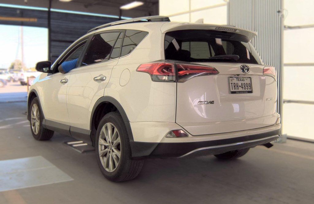 2018 Toyota RAV4 Limited FWD - 23054598 - 4
