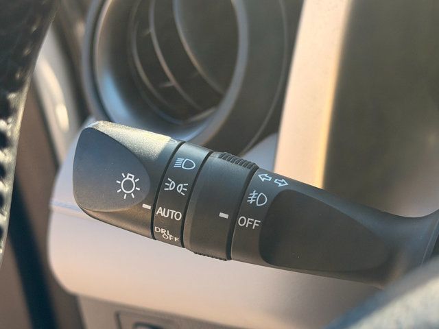 2018 Toyota RAV4 LocalTrade/XLE/FWD/PowerPlusPkg/EntunePremiumAudio/Bluetooth - 23095830 - 22