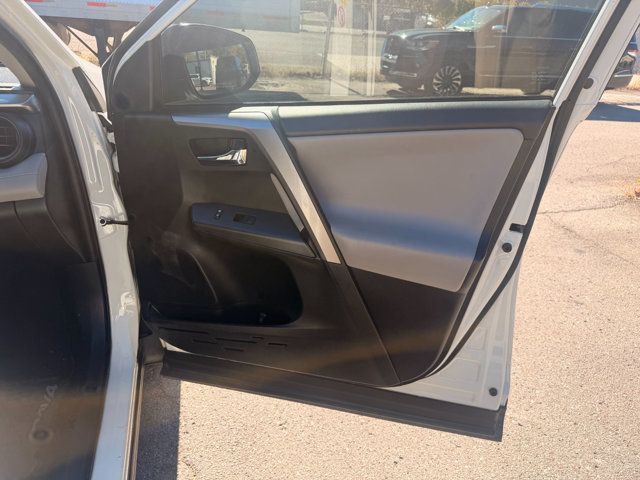 2018 Toyota RAV4 LocalTrade/XLE/FWD/PowerPlusPkg/EntunePremiumAudio/Bluetooth - 23095830 - 34