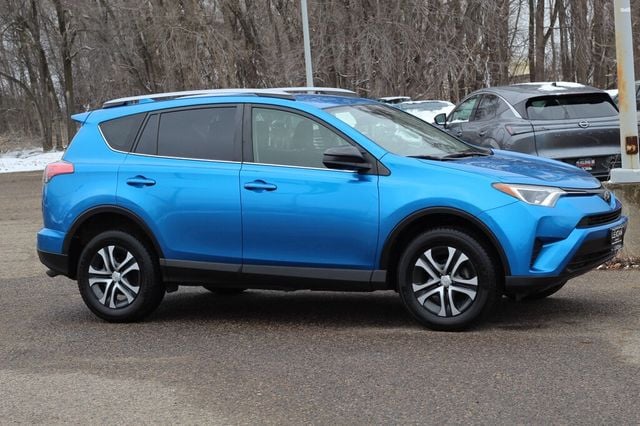2018 Toyota RAV4 ONE OWNER AWD LE - 22992371 - 0