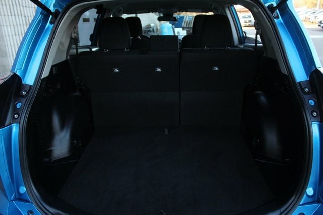 2018 Toyota RAV4 ONE OWNER AWD LE - 22992371 - 28