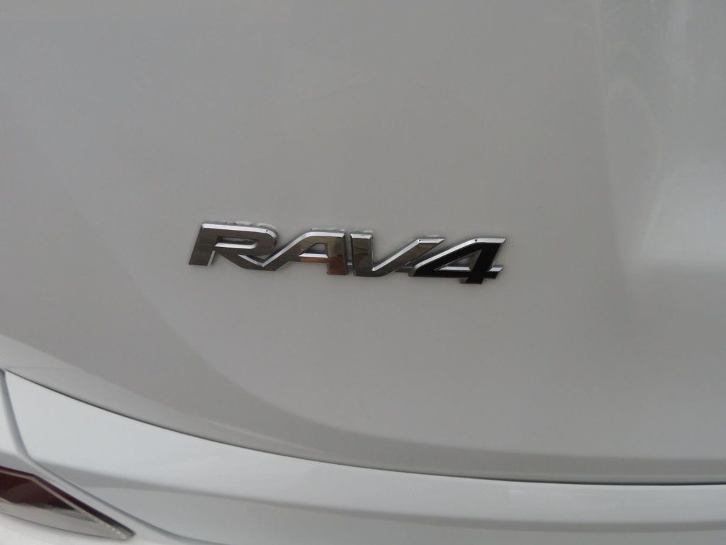 2018 Toyota RAV4 SALVAGE TITLE RAV 4 EXTRA CLEAN LOW LOW MILES LE 2OWNER  - 23099222 - 12