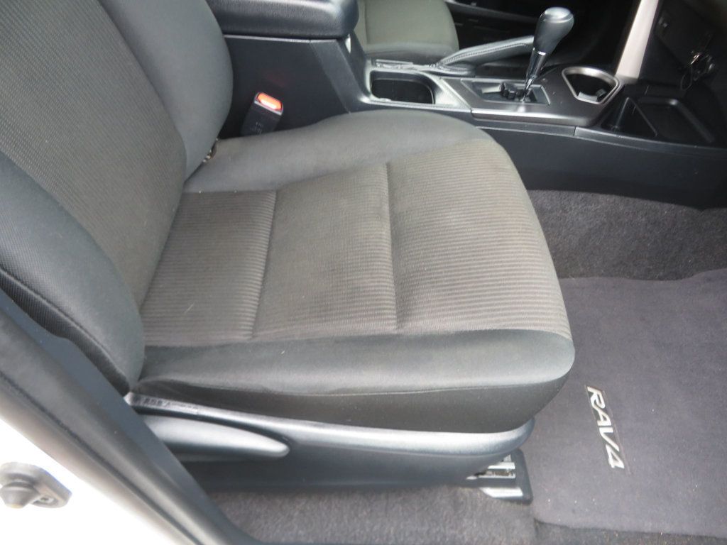 2018 Toyota RAV4 SALVAGE TITLE RAV 4 EXTRA CLEAN LOW LOW MILES LE 2OWNER  - 23099222 - 34