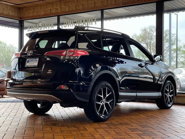 2018 Toyota RAV4 SE AWD - 23014768 - 9