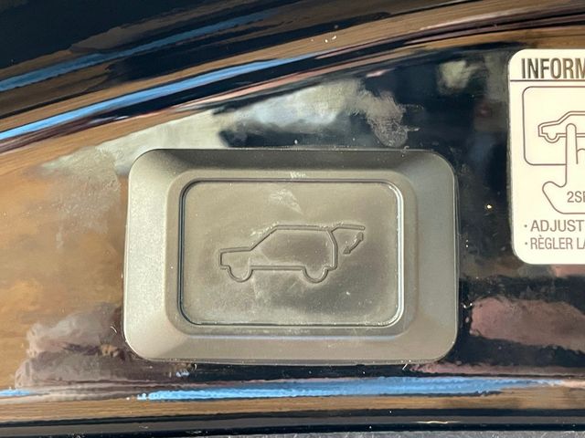 2018 Toyota RAV4 SE AWD - 23014768 - 19