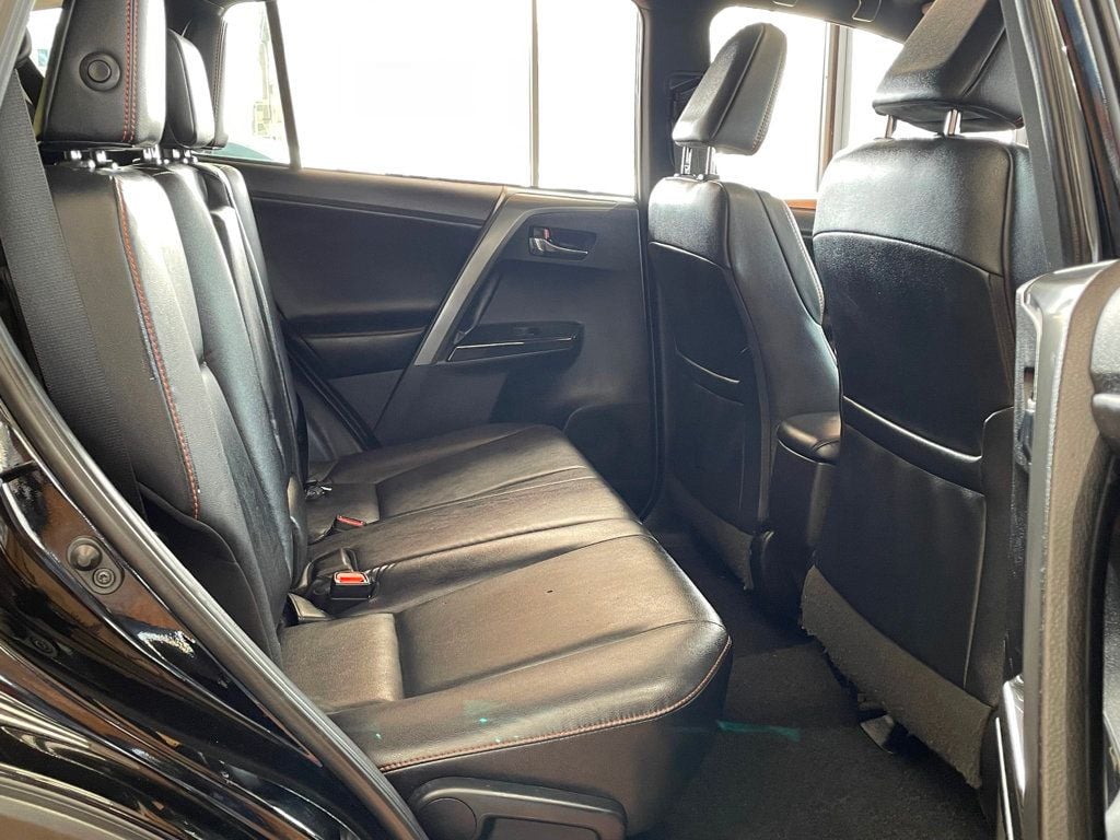 2018 Toyota RAV4 SE AWD - 23014768 - 20