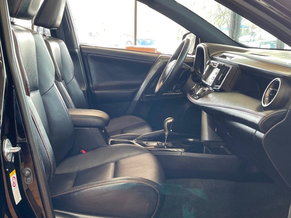 2018 Toyota RAV4 SE AWD - 23014768 - 21