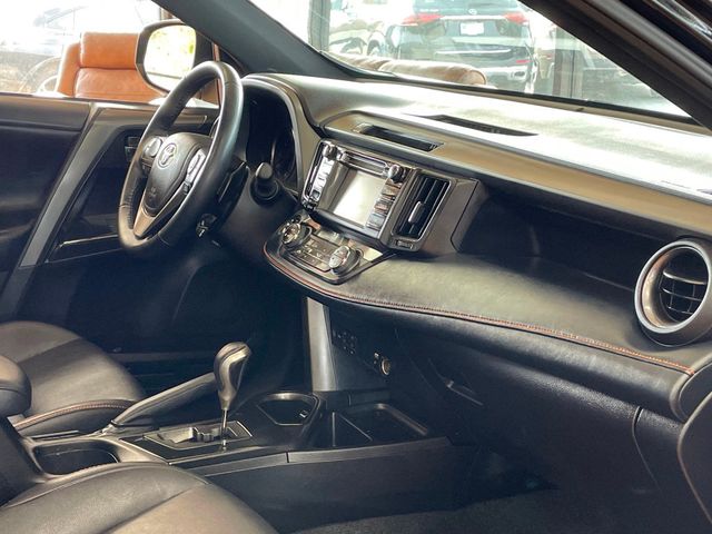 2018 Toyota RAV4 SE AWD - 23014768 - 22