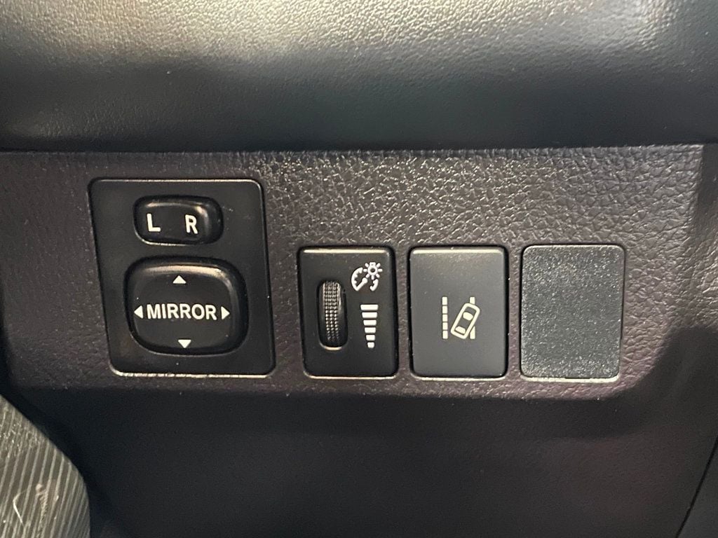 2018 Toyota RAV4 SE AWD - 23014768 - 23