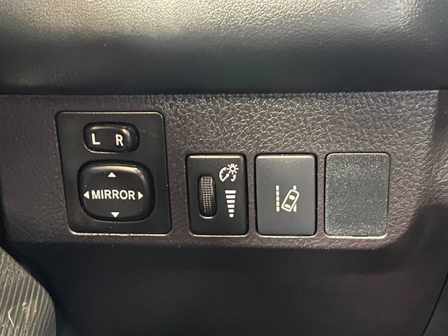 2018 Toyota RAV4 SE AWD - 23014768 - 23