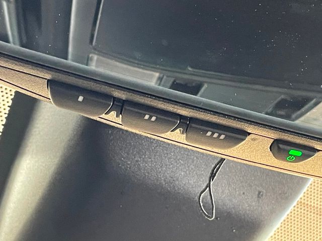 2018 Toyota RAV4 SE AWD - 23014768 - 31