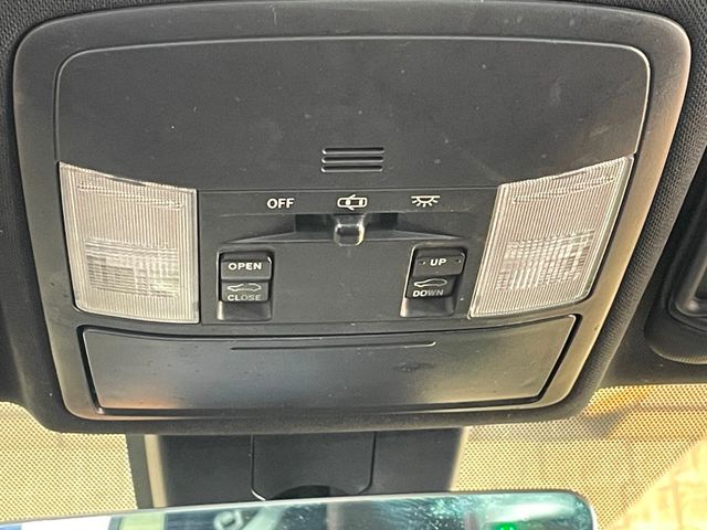 2018 Toyota RAV4 SE AWD - 23014768 - 32