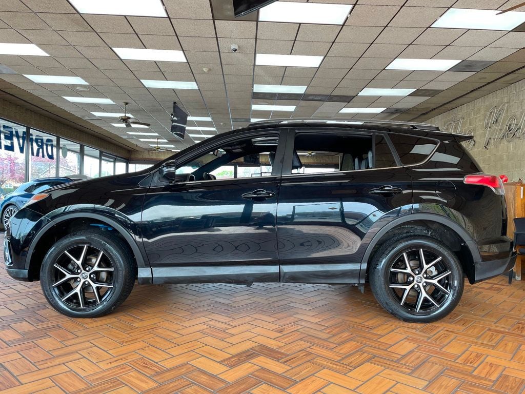 2018 Toyota RAV4 SE AWD - 23014768 - 4