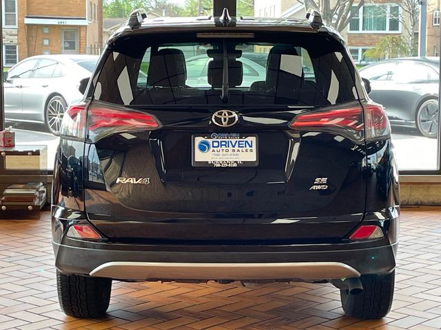 2018 Toyota RAV4 SE AWD - 23014768 - 8