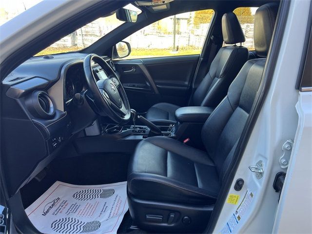 2018 Toyota RAV4 SE AWD - 22947300 - 10