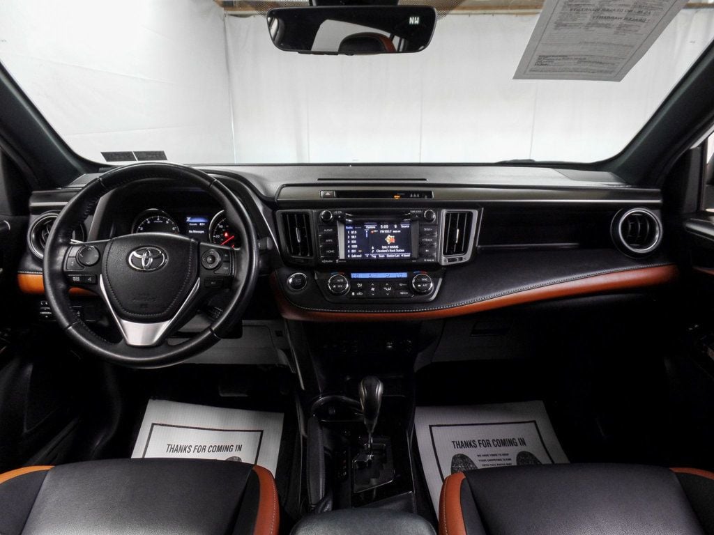 2018 Toyota RAV4 SE AWD - 22520457 - 16