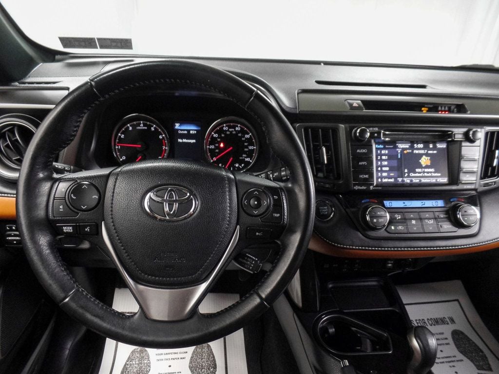 2018 Toyota RAV4 SE AWD - 22520457 - 17