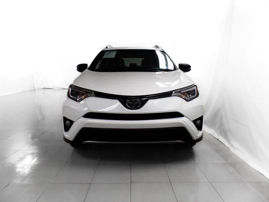 2018 Toyota RAV4 SE AWD - 22520457 - 1