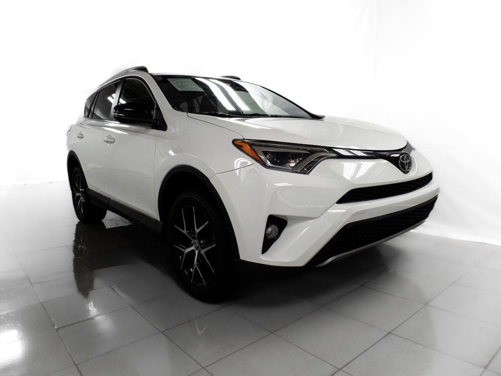 2018 Toyota RAV4 SE AWD - 22520457 - 7