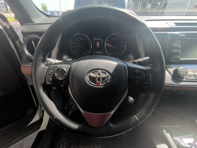 2018 Toyota RAV4 SE FWD - 23025797 - 14