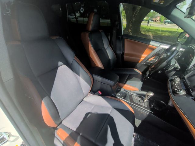 2018 Toyota RAV4 SE FWD - 23025797 - 20