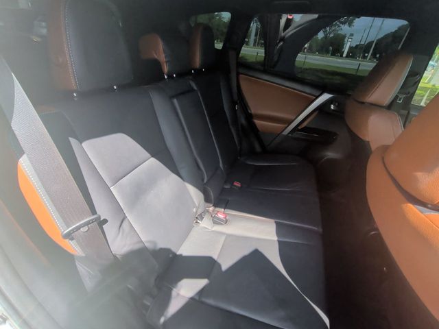 2018 Toyota RAV4 SE FWD - 23025797 - 21