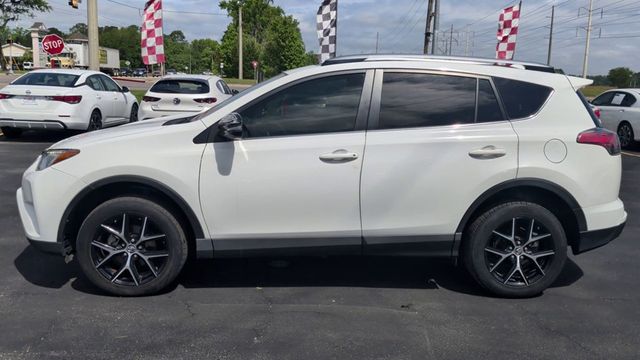 2018 Toyota RAV4 SE FWD - 23025797 - 4