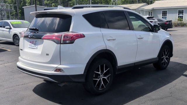 2018 Toyota RAV4 SE FWD - 23025797 - 7