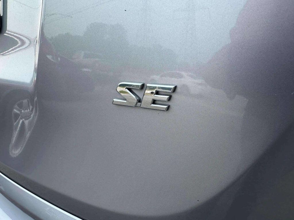2018 Toyota RAV4 SE FWD - 23054669 - 9